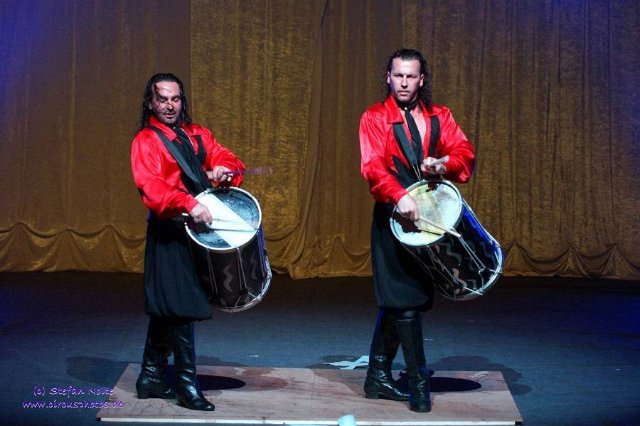 0006Sarrasani Wiesbaden 2012(c)Stefan Nolte www.circusphotos.de resized resized